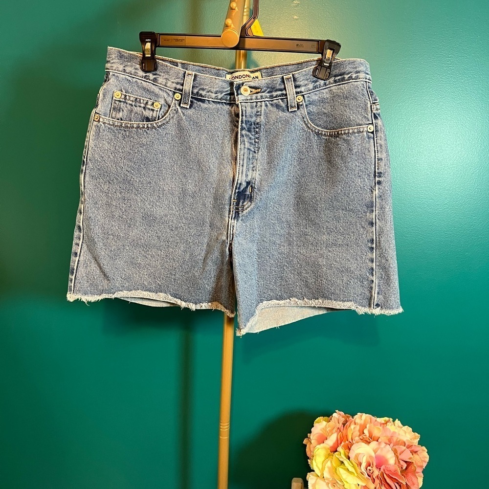 LONDONJEAN Blue Jean Shorts Distressed Cut-Offs